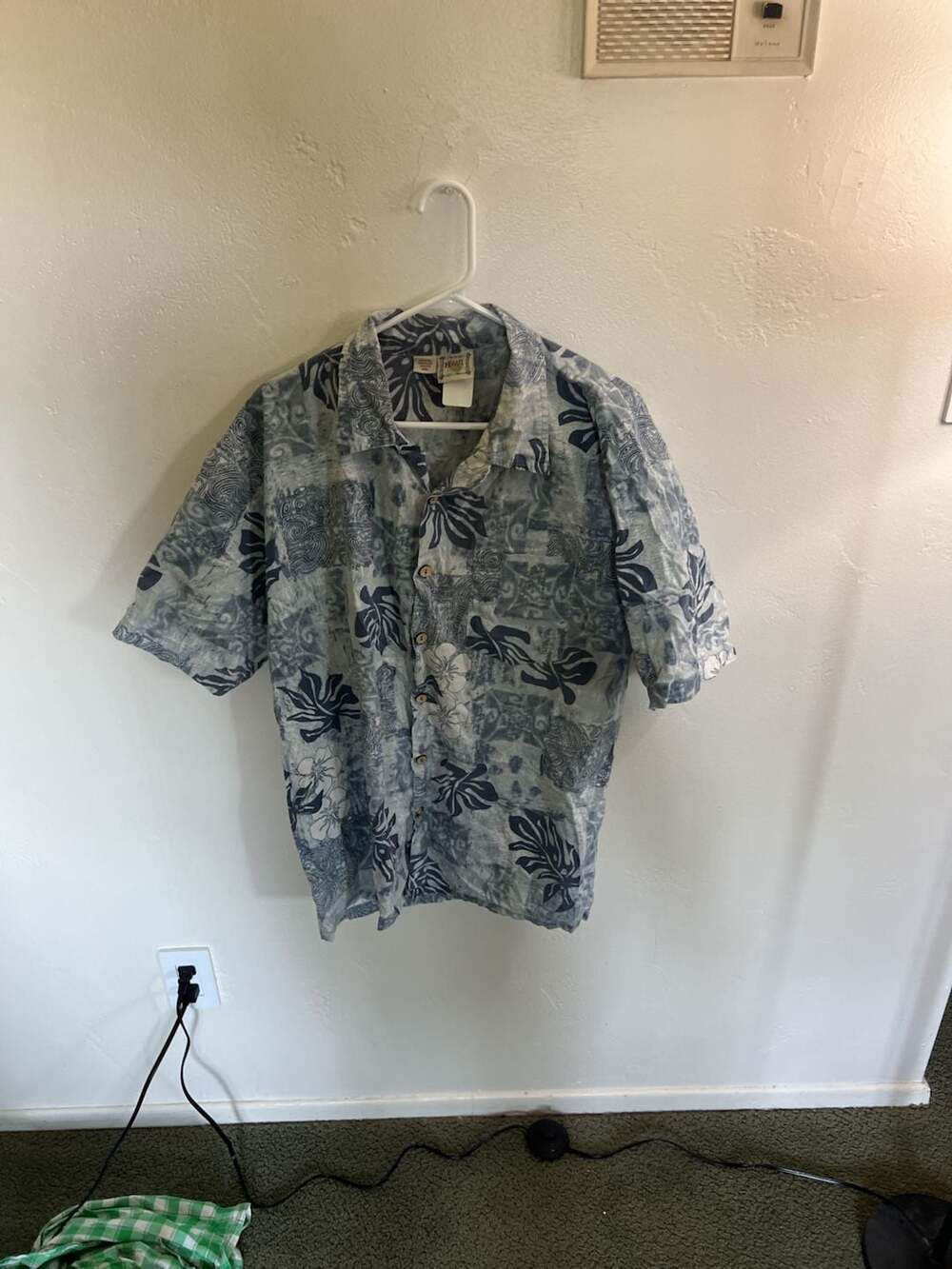 Maui Trading Company Men's Floral Hawaiian Print Short Sleeve Shirt